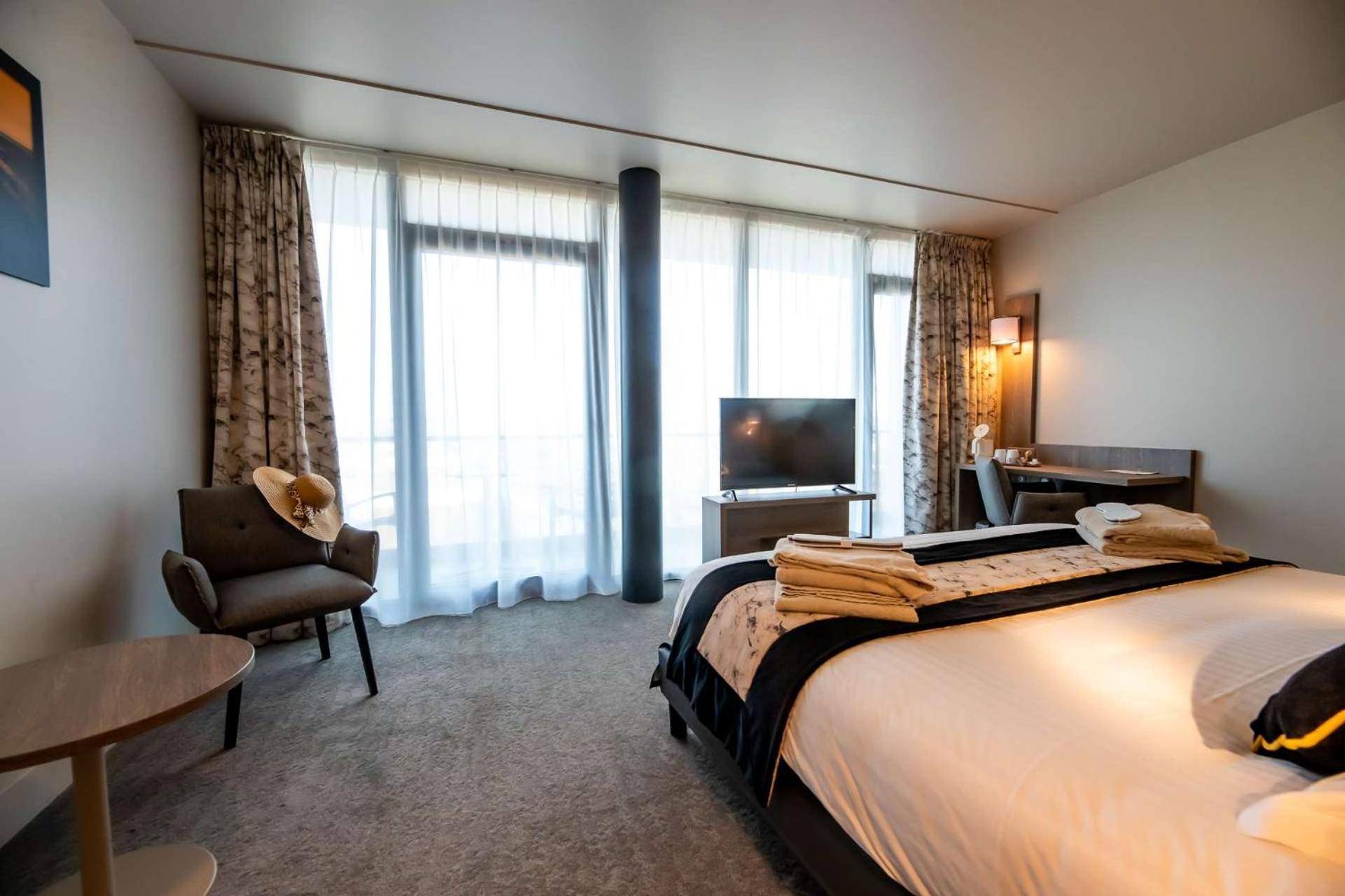 Brit Hotel Eden Spa Honfleur Kültér fotó
