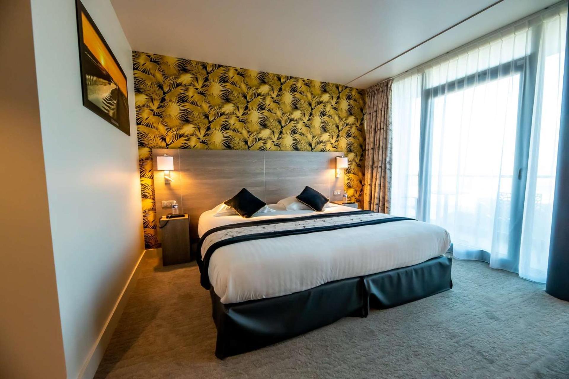 Brit Hotel Eden Spa Honfleur Kültér fotó